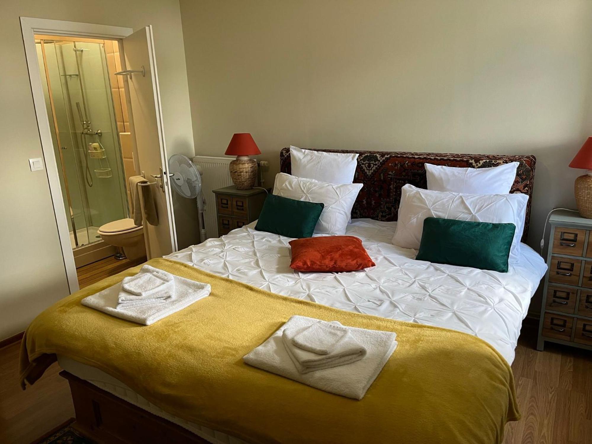 La Fiere Bridge Guest House Amfreville  Bagian luar foto